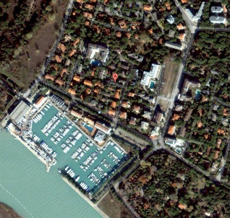 Villa In Lignano Riviera Comfortable 利尼亚诺萨比亚多罗 外观 照片